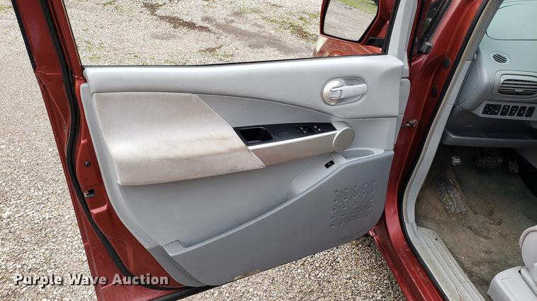 image for item EN9912 2005 Nissan Quest van