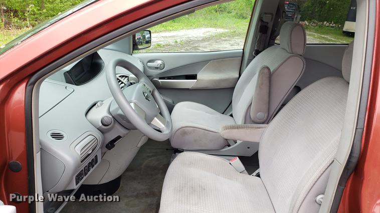 image for item EN9912 2005 Nissan Quest van