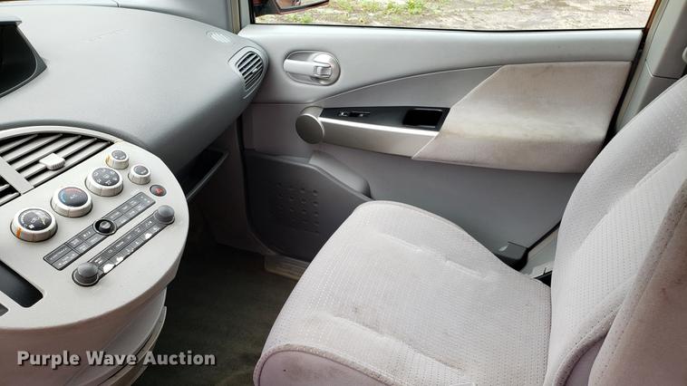 image for item EN9912 2005 Nissan Quest van