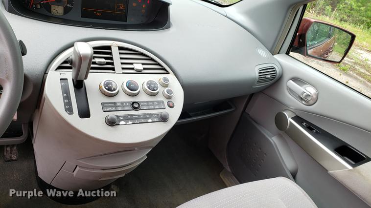 image for item EN9912 2005 Nissan Quest van