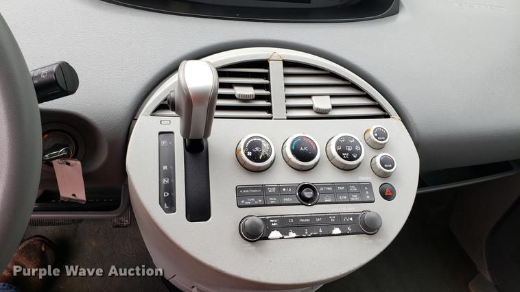 image for item EN9912 2005 Nissan Quest van