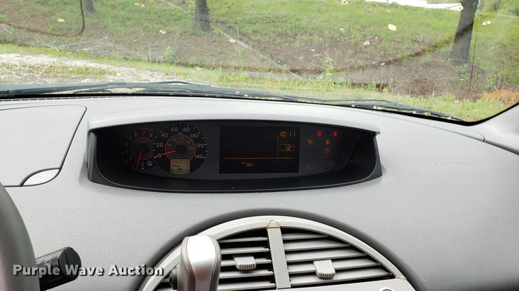 image for item EN9912 2005 Nissan Quest van