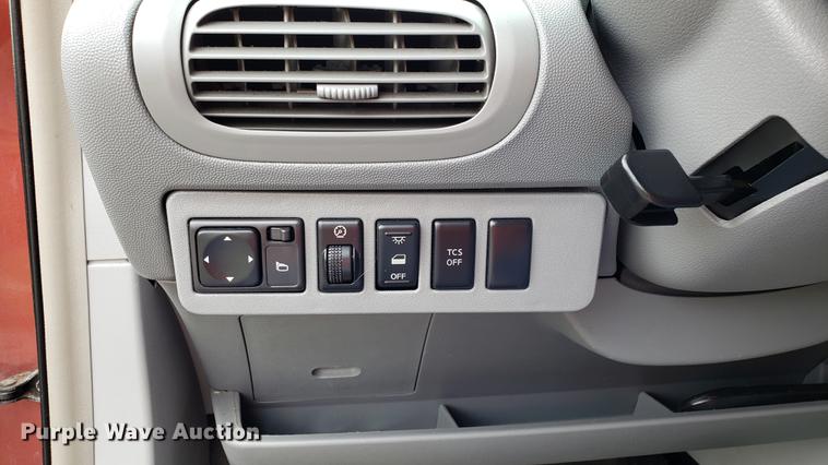 image for item EN9912 2005 Nissan Quest van