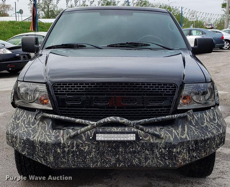 image for item EN9914 2004 Ford F150 SuperCrew pickup truck