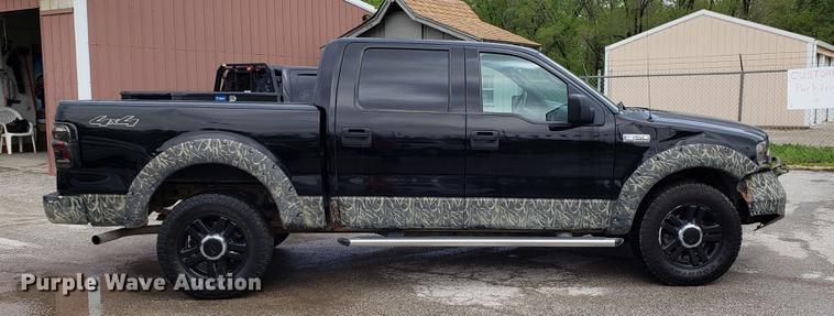 image for item EN9914 2004 Ford F150 SuperCrew pickup truck