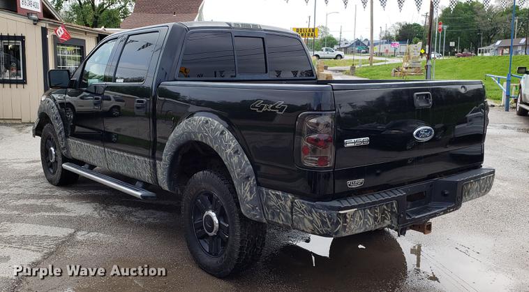 image for item EN9914 2004 Ford F150 SuperCrew pickup truck