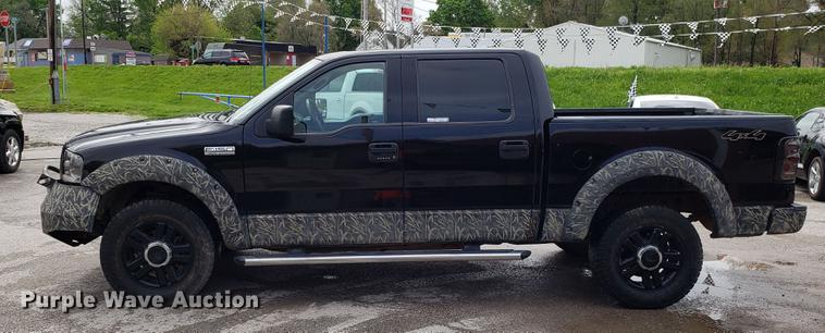 image for item EN9914 2004 Ford F150 SuperCrew pickup truck