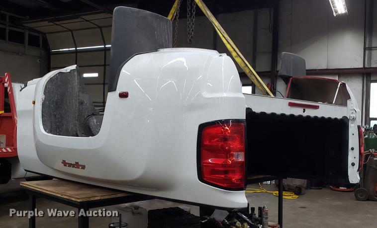 image for item EN9930 Chevrolet 3500 pickup truck bed