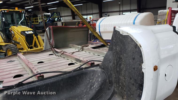 image for item EN9930 Chevrolet 3500 pickup truck bed