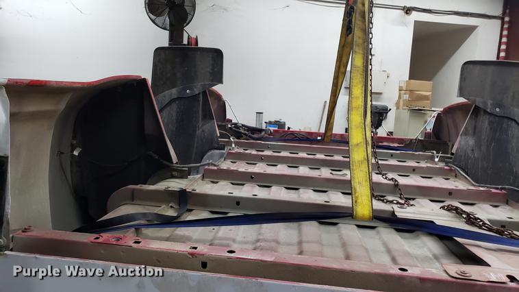 image for item EN9930 Chevrolet 3500 pickup truck bed