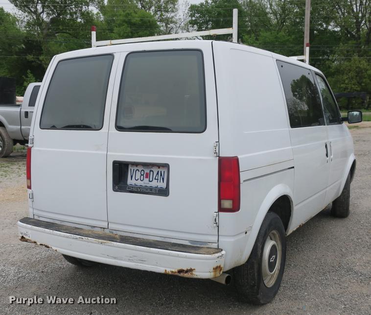 image for item EO9481 1990 Chevrolet Astro van