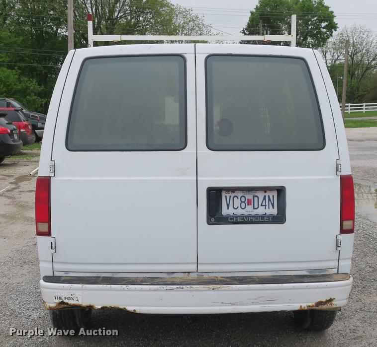 image for item EO9481 1990 Chevrolet Astro van