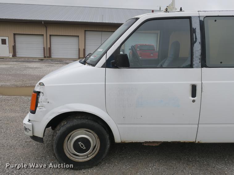 image for item EO9481 1990 Chevrolet Astro van