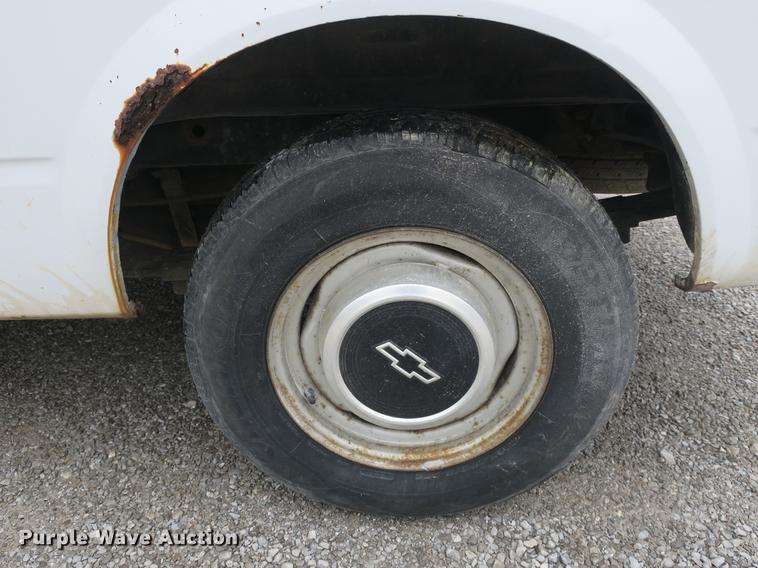 image for item EO9481 1990 Chevrolet Astro van