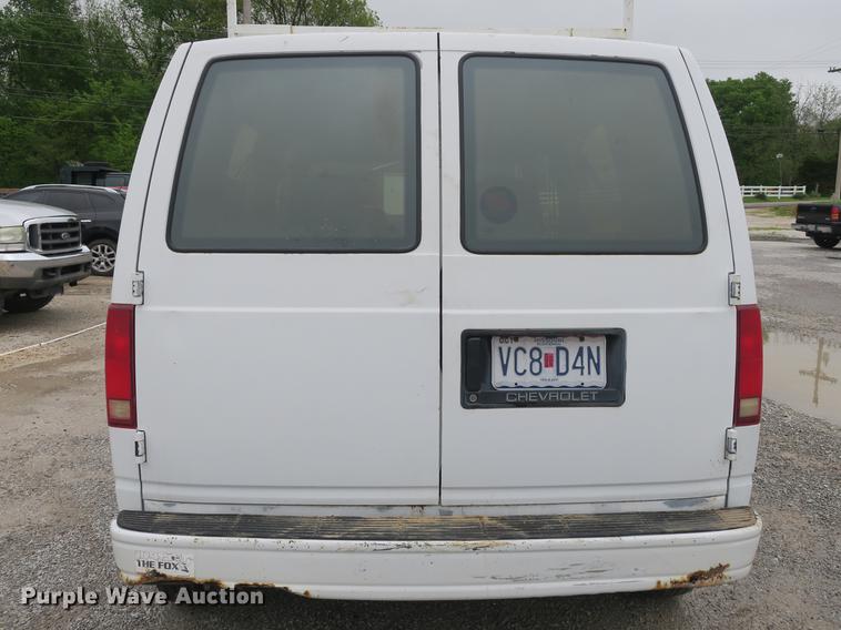 image for item EO9481 1990 Chevrolet Astro van