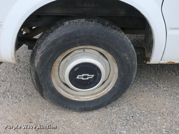 image for item EO9481 1990 Chevrolet Astro van