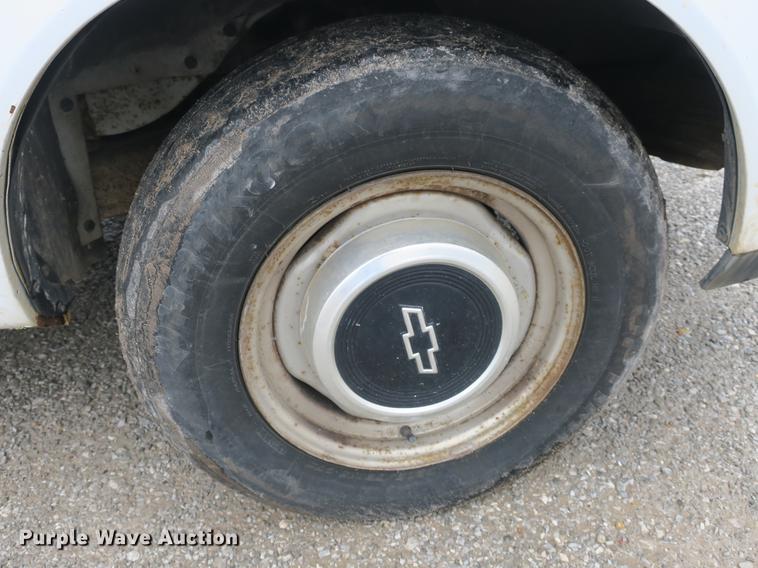 image for item EO9481 1990 Chevrolet Astro van