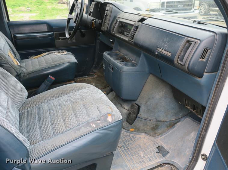 image for item EO9481 1990 Chevrolet Astro van