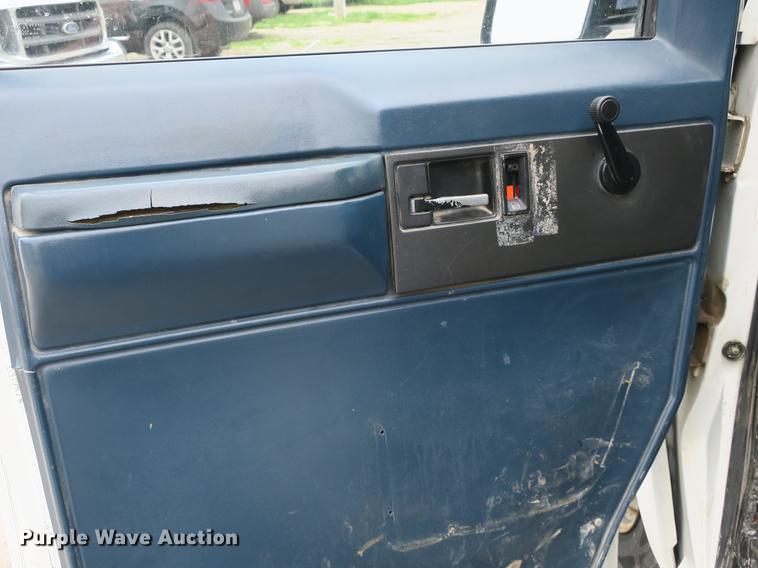 image for item EO9481 1990 Chevrolet Astro van