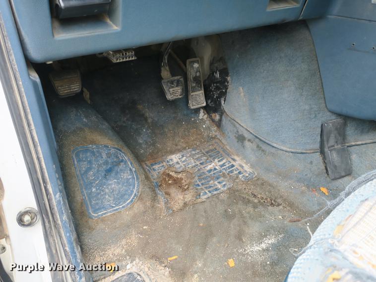 image for item EO9481 1990 Chevrolet Astro van