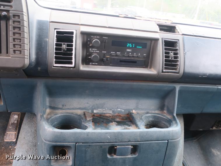 image for item EO9481 1990 Chevrolet Astro van