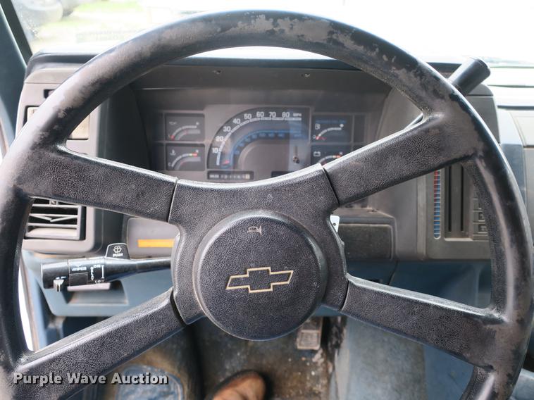 image for item EO9481 1990 Chevrolet Astro van