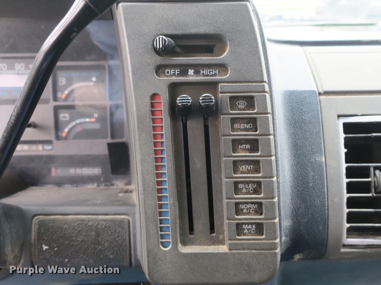 image for item EO9481 1990 Chevrolet Astro van