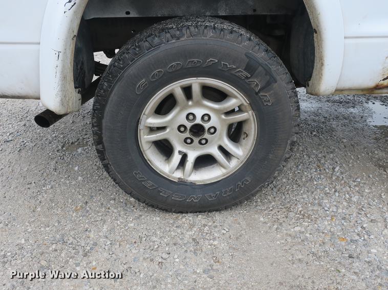 image for item EO9484 2001 Dodge Dakota SLT Quad Cab pickup truck