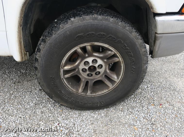 image for item EO9484 2001 Dodge Dakota SLT Quad Cab pickup truck