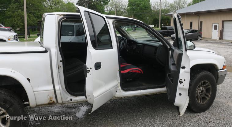 image for item EO9484 2001 Dodge Dakota SLT Quad Cab pickup truck