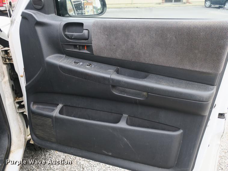 image for item EO9484 2001 Dodge Dakota SLT Quad Cab pickup truck