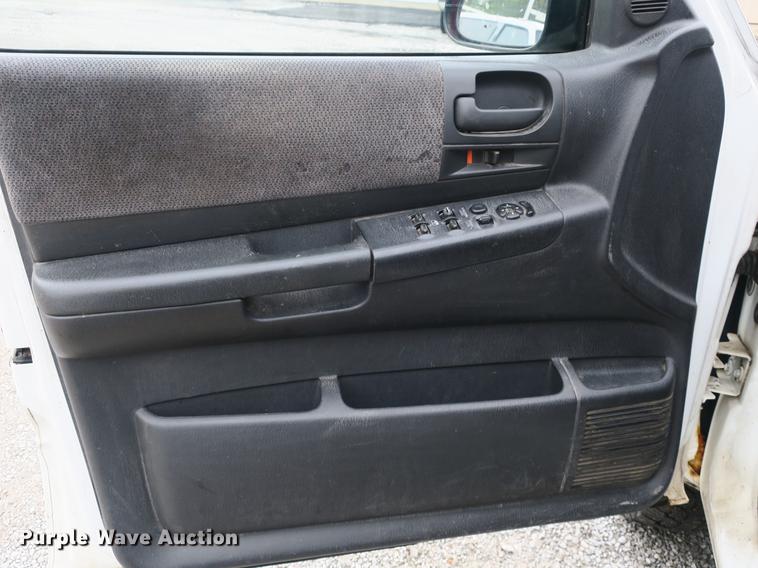 image for item EO9484 2001 Dodge Dakota SLT Quad Cab pickup truck