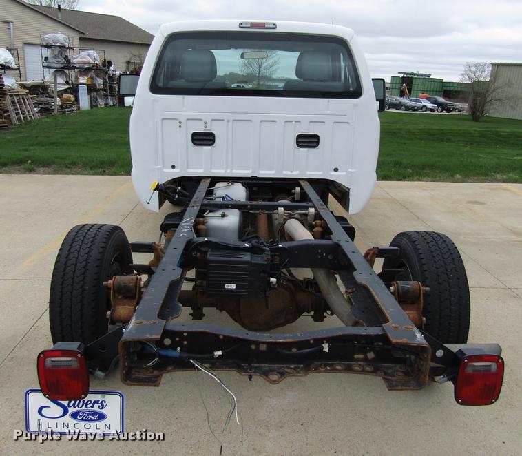 image for item EU9624 2014 Ford F350 Super Duty pickup truck cab and chassis