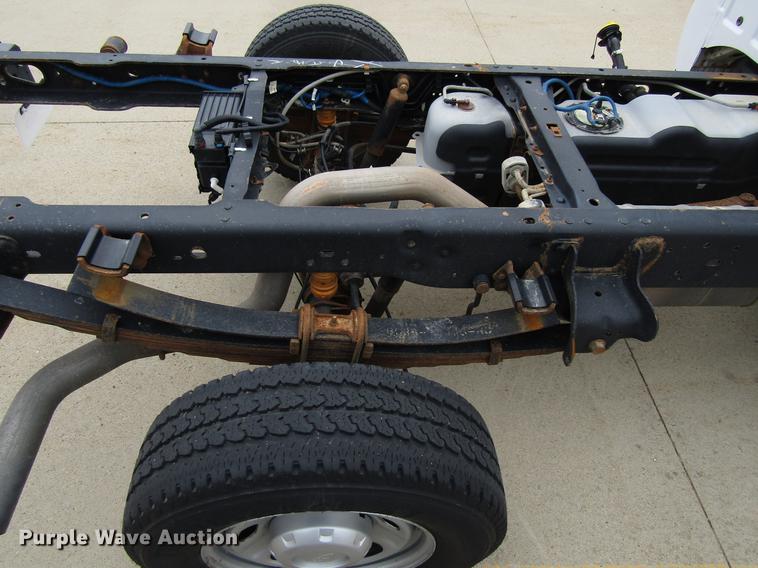 image for item EU9624 2014 Ford F350 Super Duty pickup truck cab and chassis