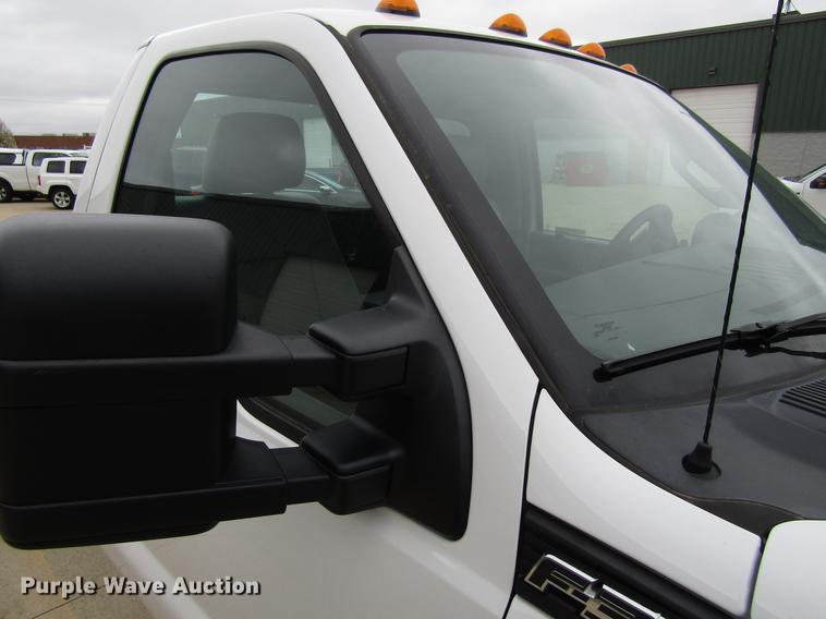image for item EU9624 2014 Ford F350 Super Duty pickup truck cab and chassis