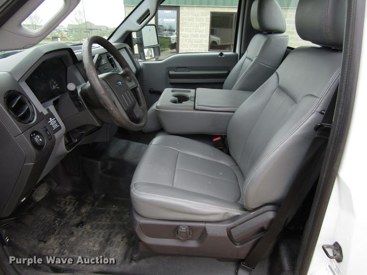 image for item EU9624 2014 Ford F350 Super Duty pickup truck cab and chassis