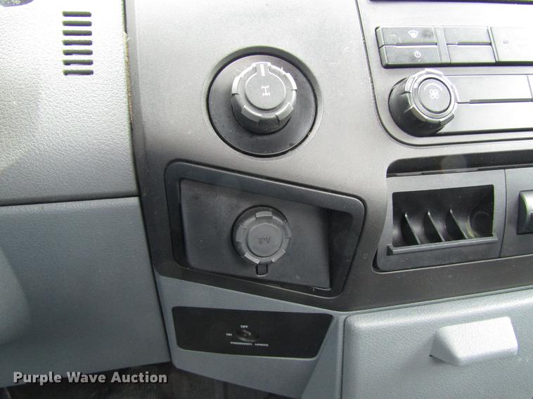 image for item EU9624 2014 Ford F350 Super Duty pickup truck cab and chassis