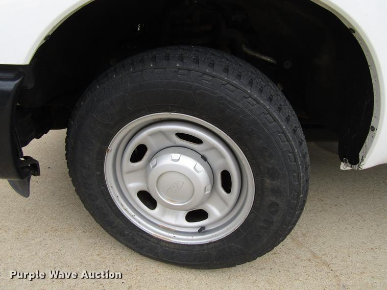 image for item EU9624 2014 Ford F350 Super Duty pickup truck cab and chassis