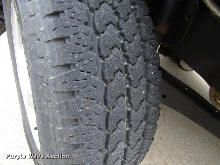 image for item EU9624 2014 Ford F350 Super Duty pickup truck cab and chassis