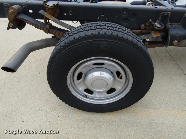 image for item EU9624 2014 Ford F350 Super Duty pickup truck cab and chassis