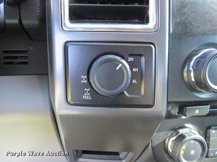 image for item EV9639 2015 Ford F150 XLT SuperCrew pickup truck