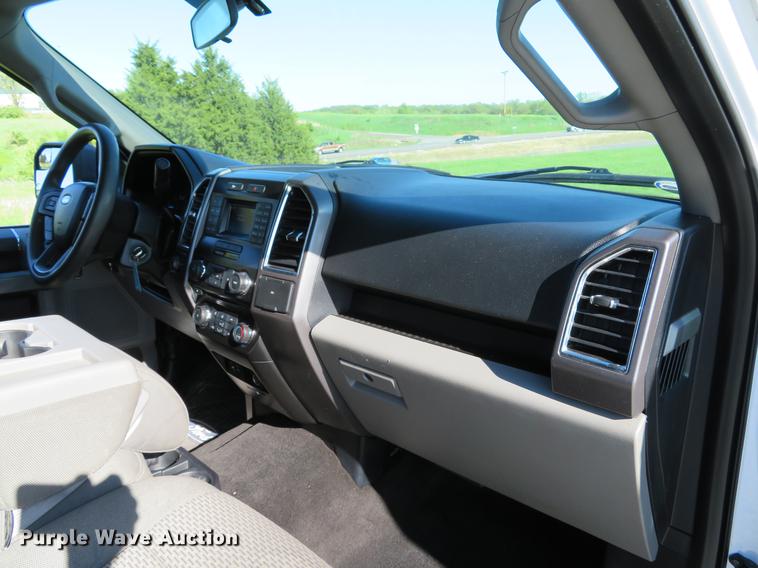 image for item EV9639 2015 Ford F150 XLT SuperCrew pickup truck