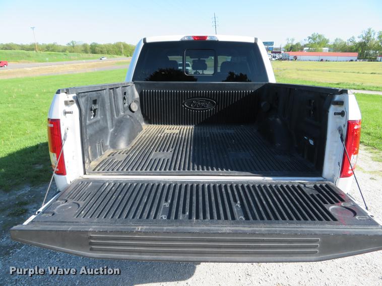 image for item EV9639 2015 Ford F150 XLT SuperCrew pickup truck