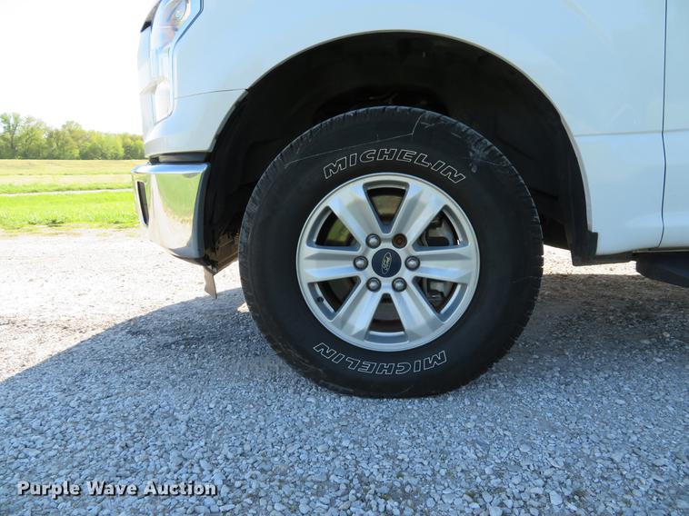 image for item EV9639 2015 Ford F150 XLT SuperCrew pickup truck