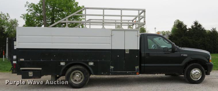 image for item EV9641 2003 Ford F350 Super Duty XL utility bed pickup truck