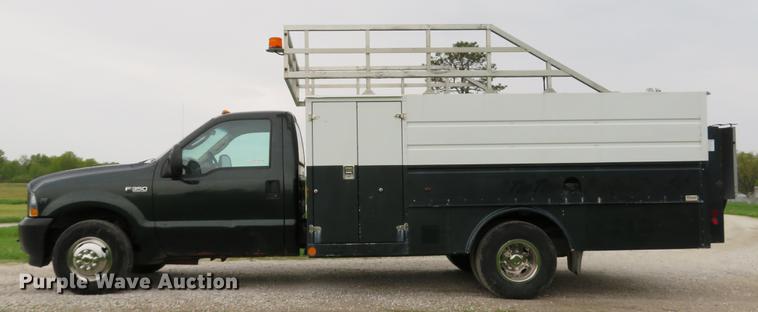 image for item EV9641 2003 Ford F350 Super Duty XL utility bed pickup truck