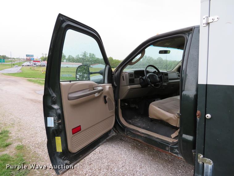 image for item EV9641 2003 Ford F350 Super Duty XL utility bed pickup truck