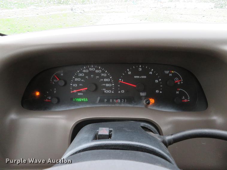 image for item EV9641 2003 Ford F350 Super Duty XL utility bed pickup truck