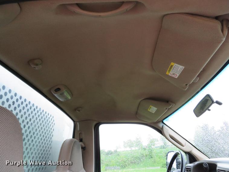 image for item EV9641 2003 Ford F350 Super Duty XL utility bed pickup truck