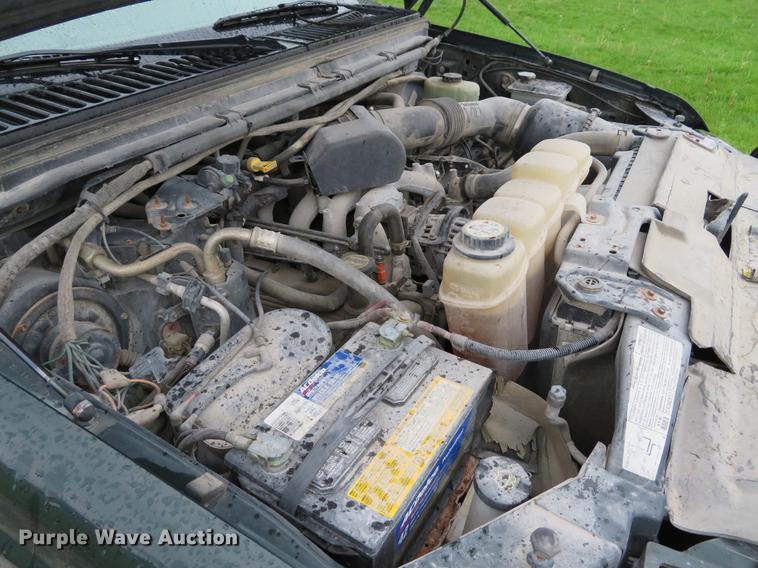 image for item EV9641 2003 Ford F350 Super Duty XL utility bed pickup truck